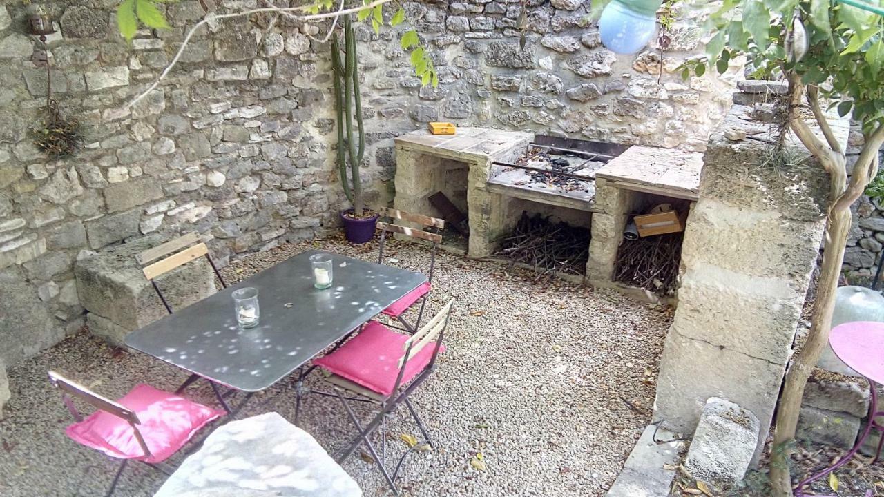 Chambres D'Hotes Dans Maison D'Artiste Galargues 外观 照片